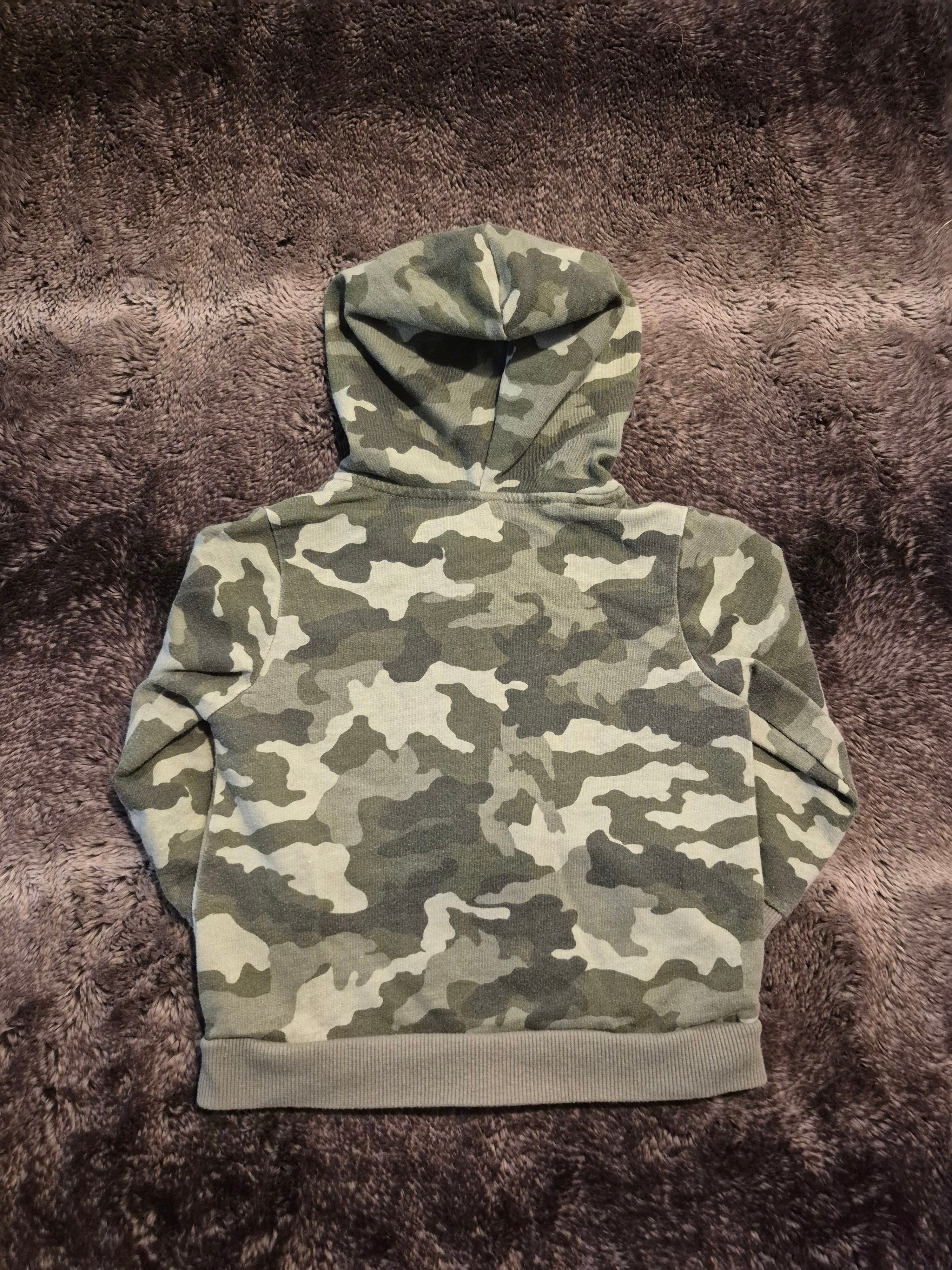 Camouflage zip-up hoodie