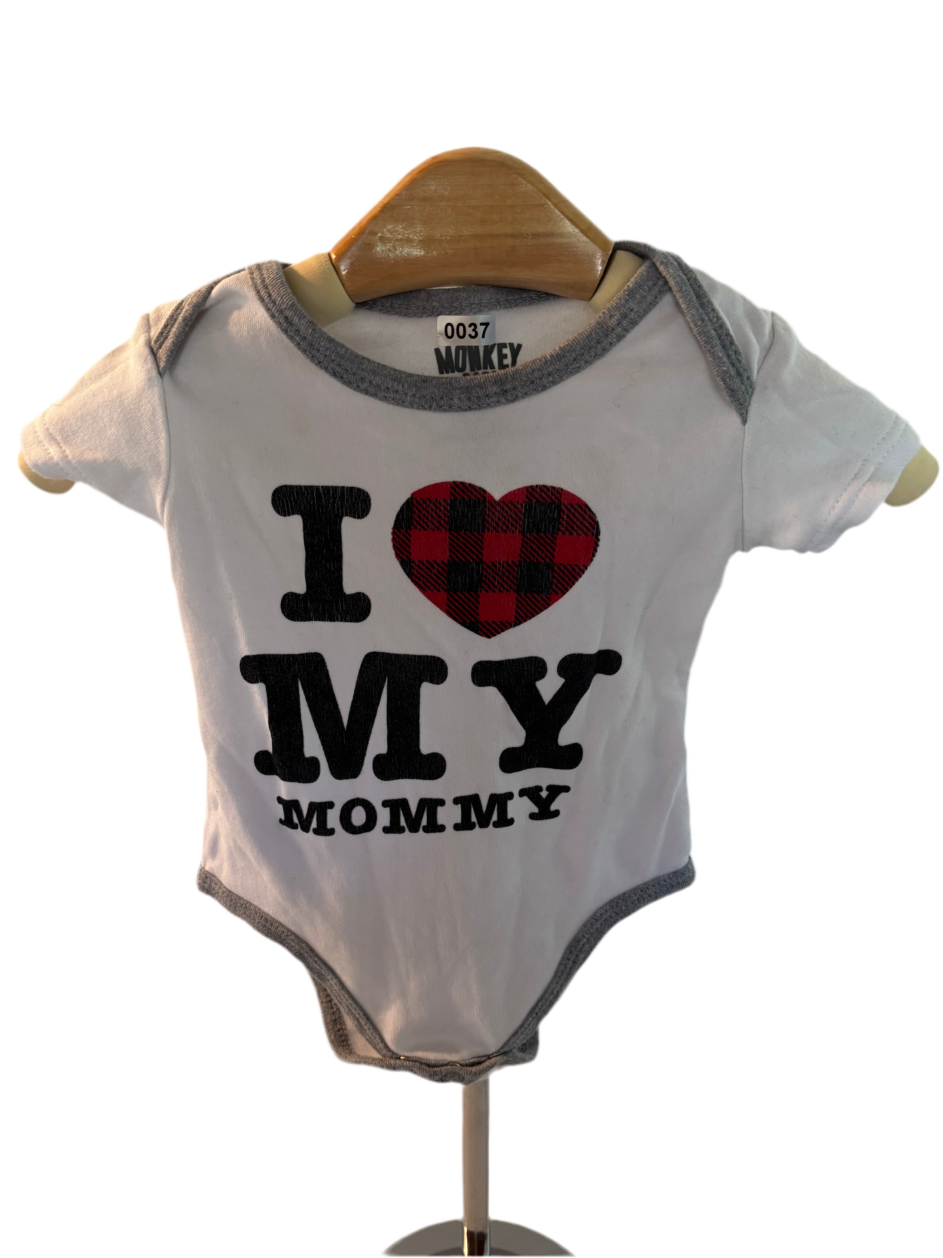 “I love my mommy” onesie