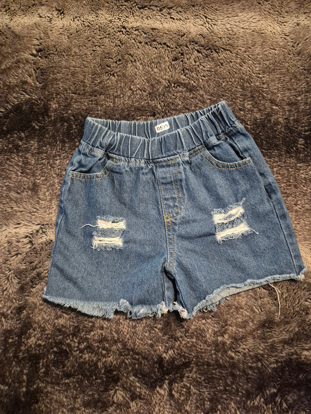 Blue shorts (frayed hem and elastic waistband)