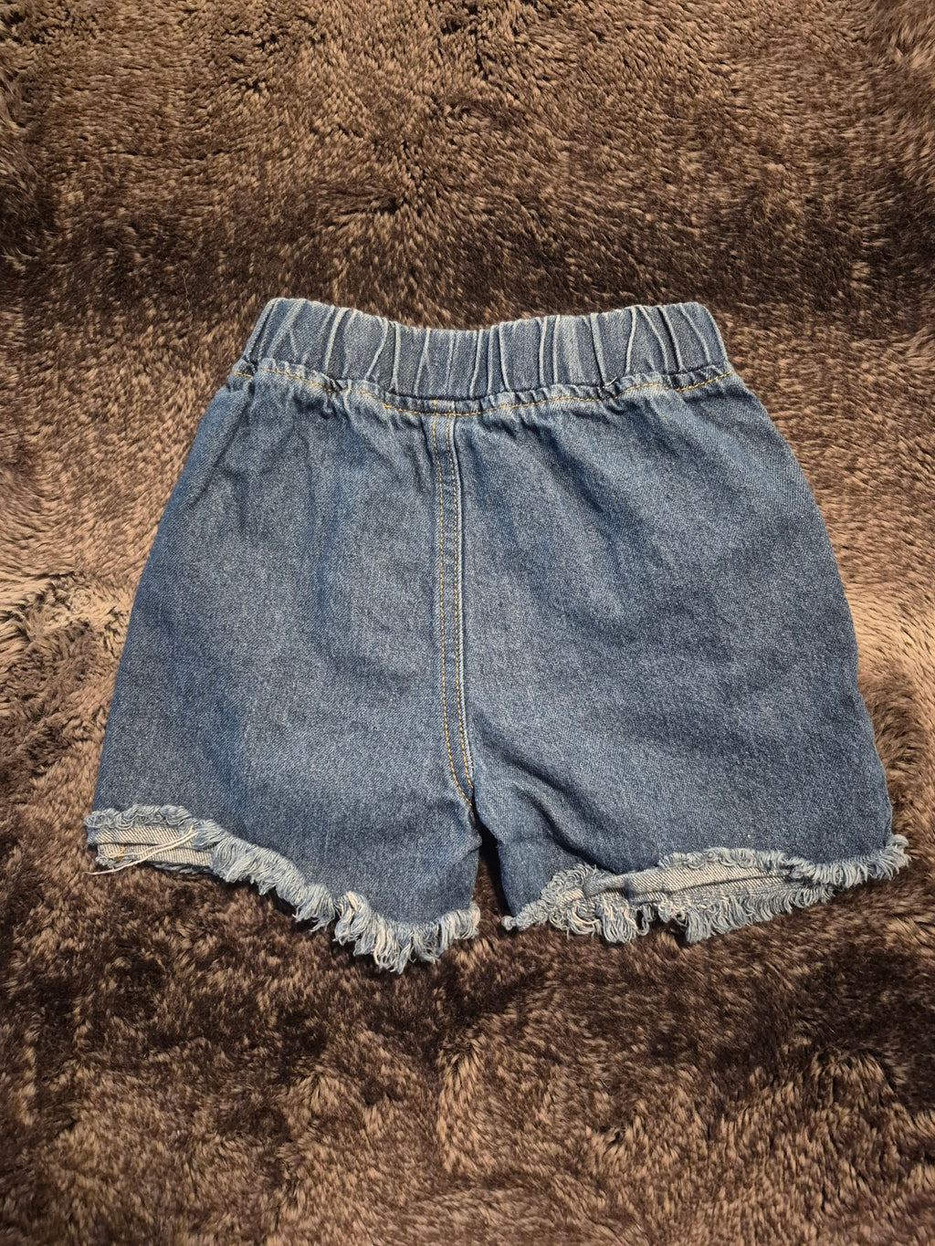 Blue shorts (frayed hem and elastic waistband)