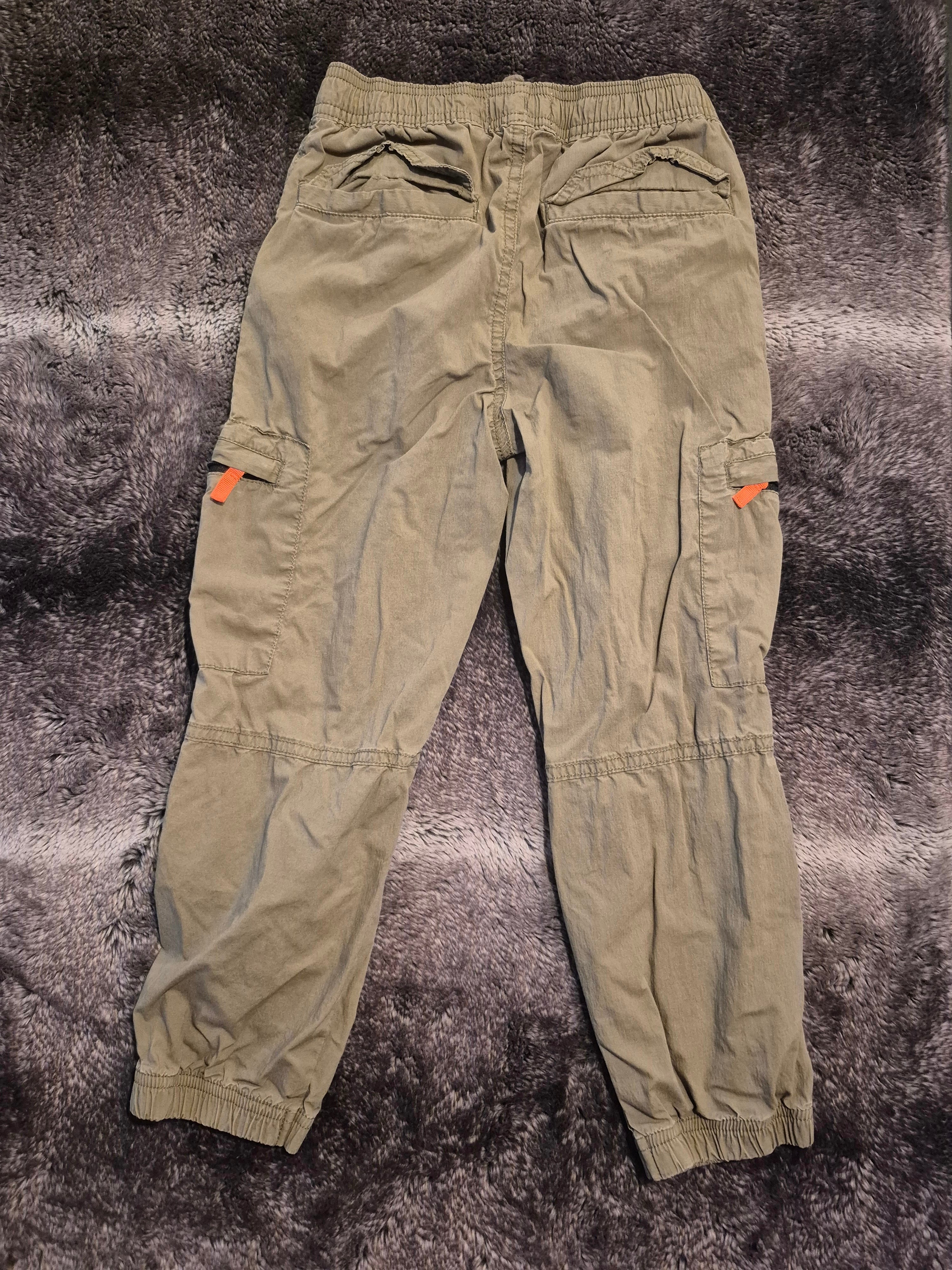 Green cargo pants