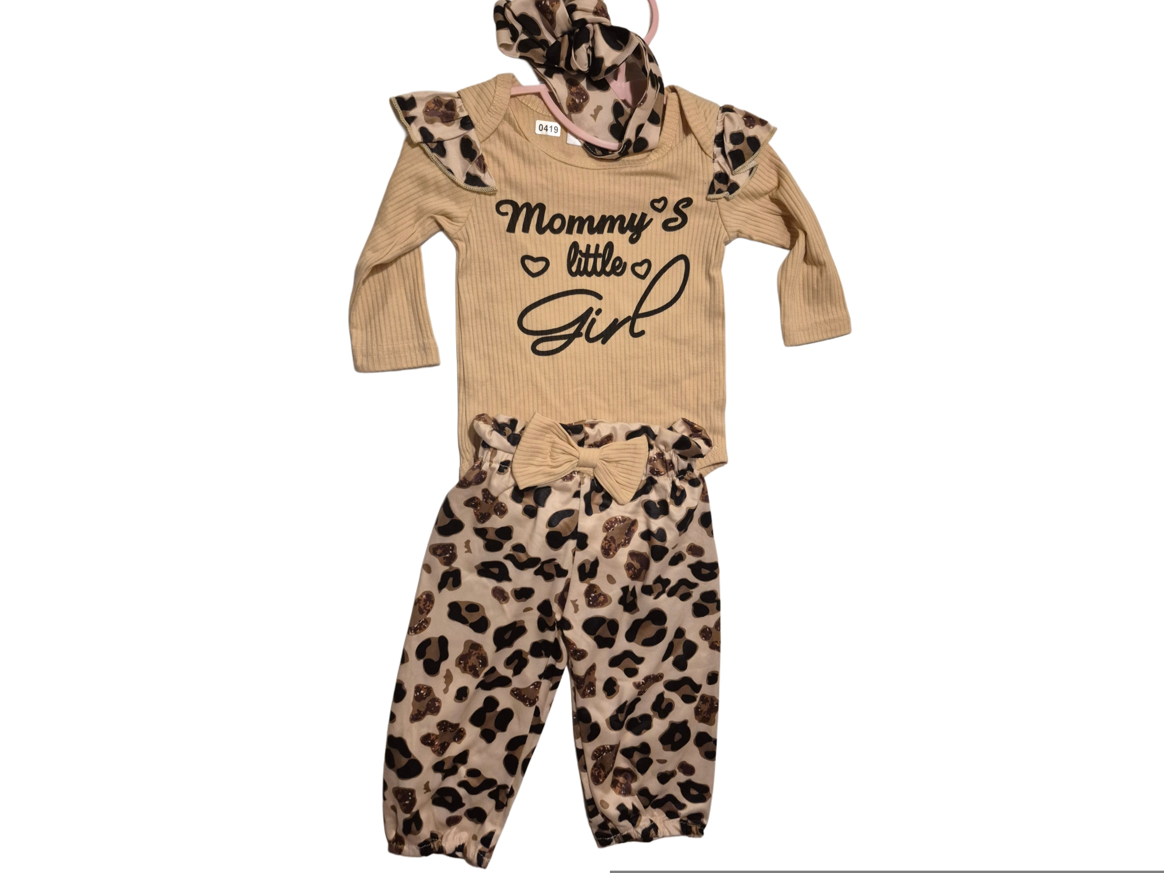 Baby girl long sleeve shirt pants and matching headband “Mommy’s little girl”