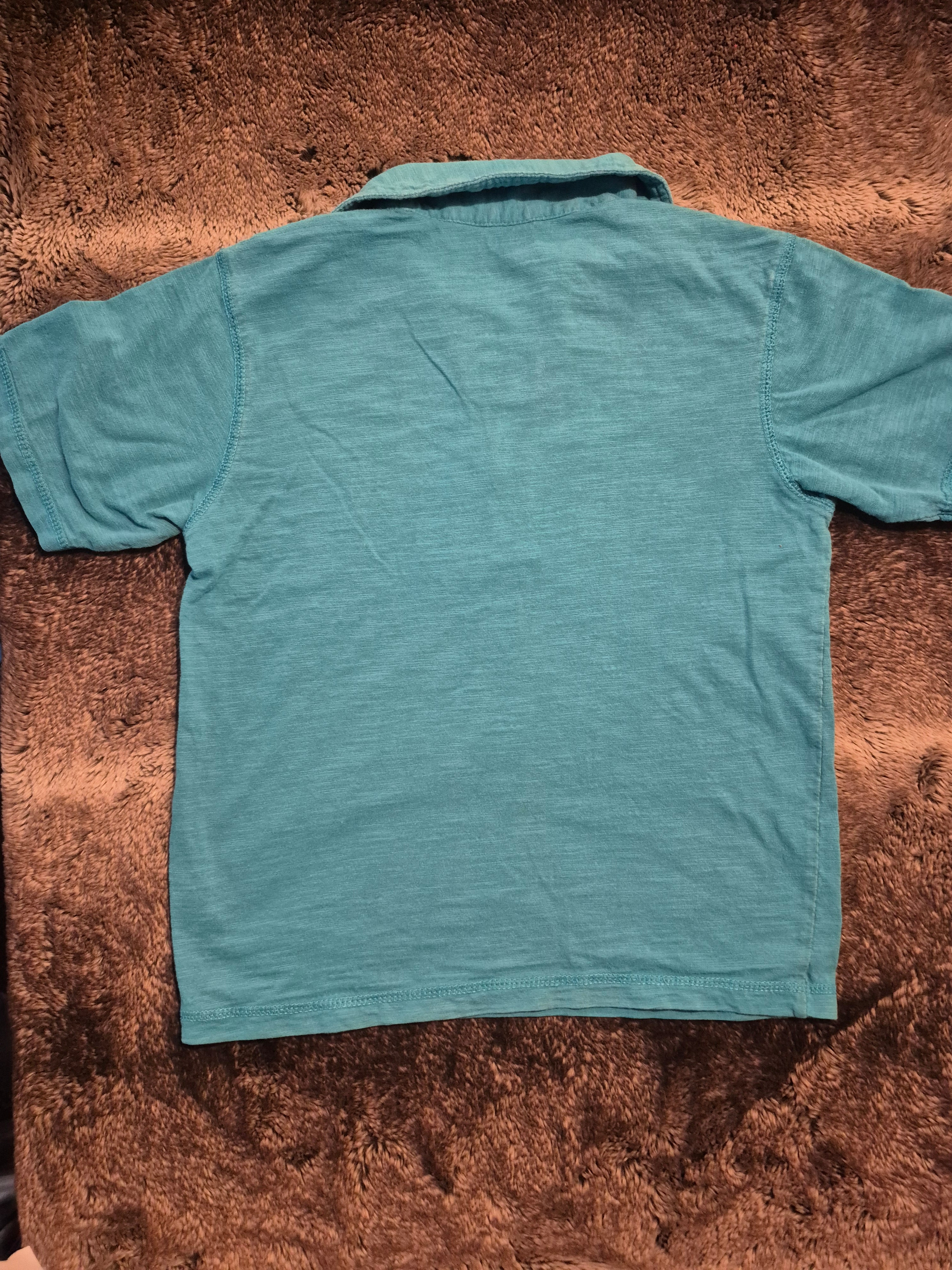 Shortsleeved collared shirt