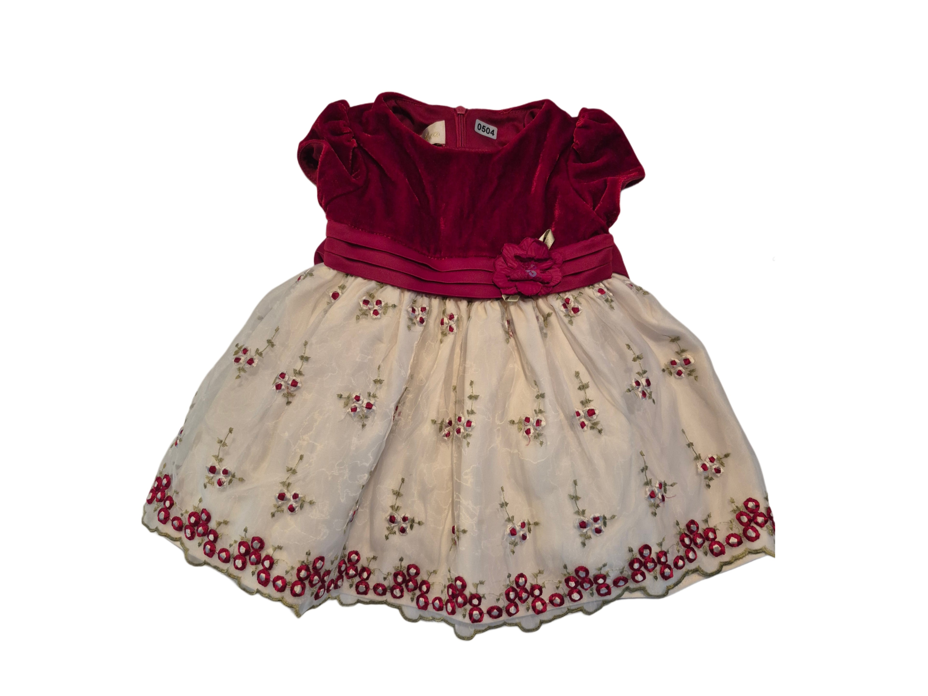 White embroidered holiday dress ￼