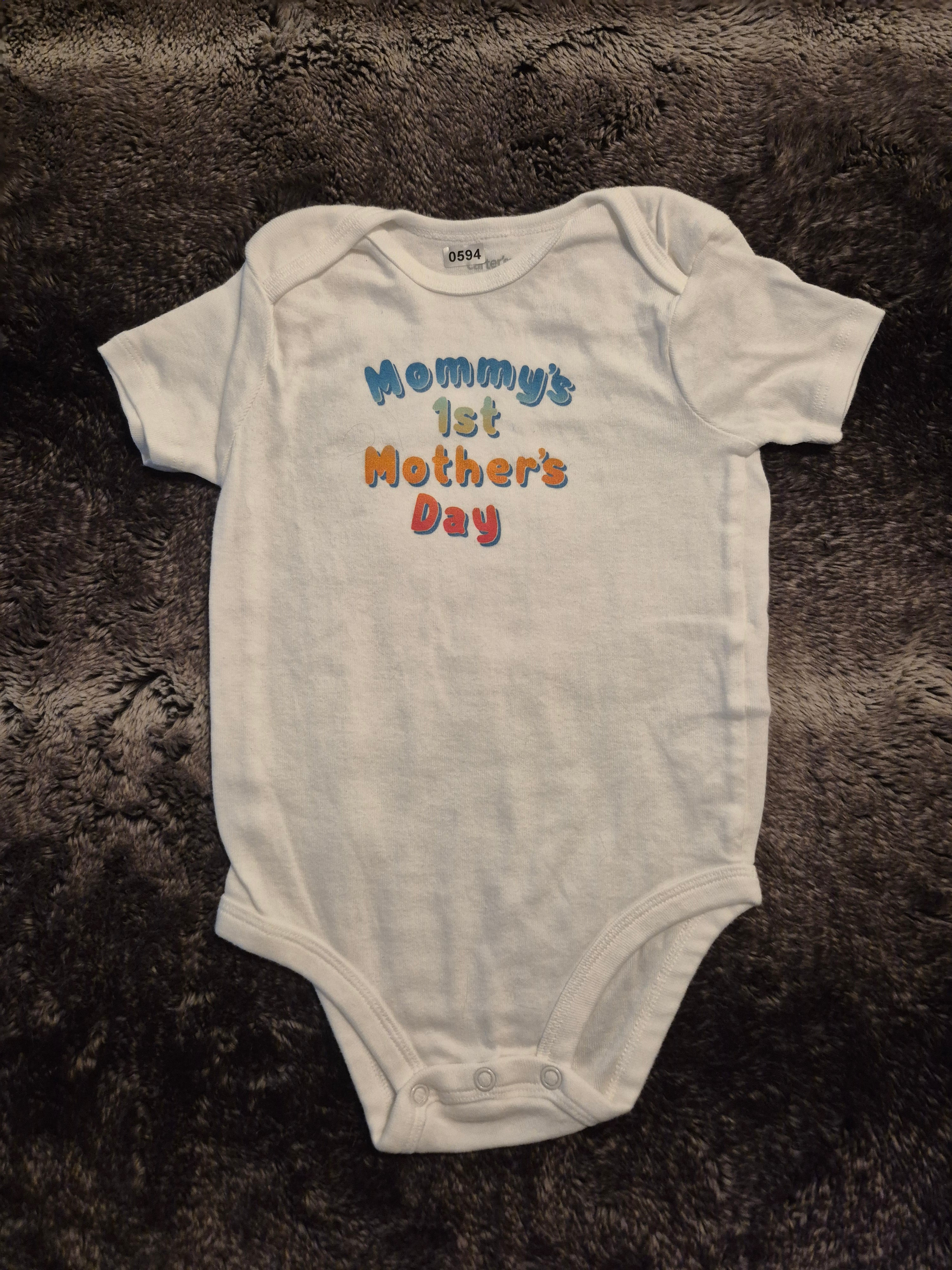 “Mommy’s first Mother’s Day” shortsleeved onesie